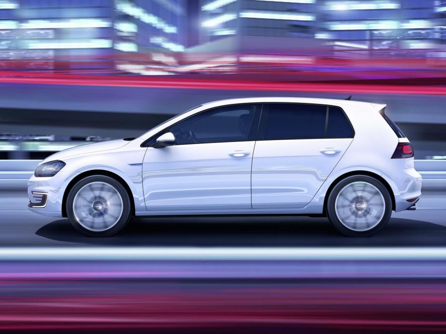  Volkswagen Golf GTE 5-Door 2014 года  (фото 11 из 45)
